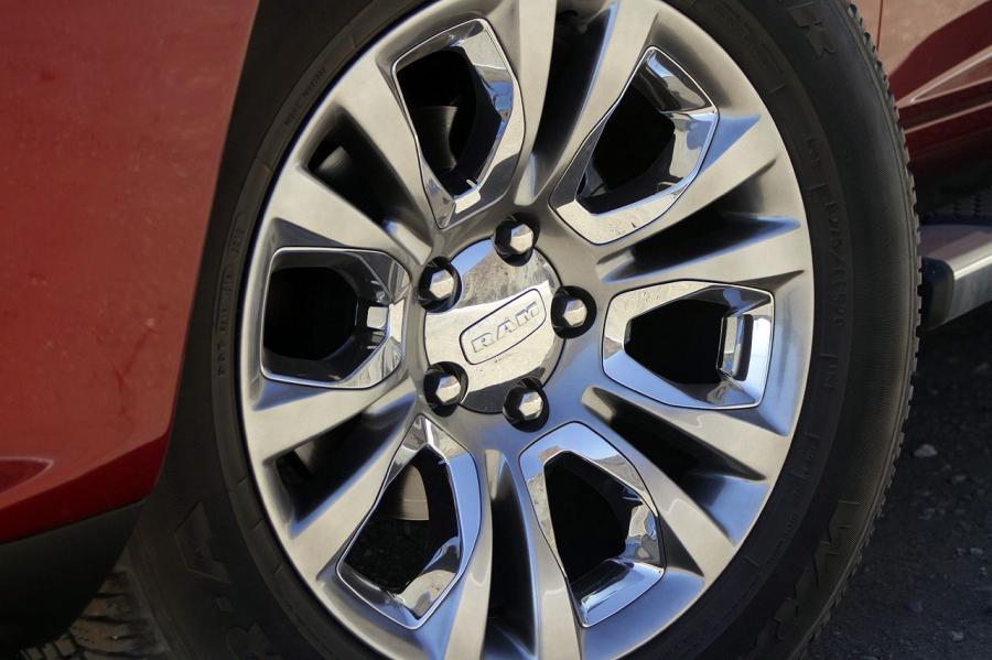  Dodge Ram 1500 Diesel 2014 года  (фото 2 из 55)